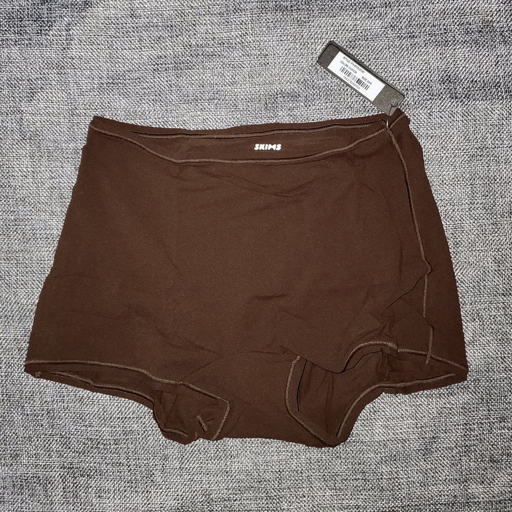 NWT SKIMS SIZE XXS Fits Everybody Boyshort COCOA